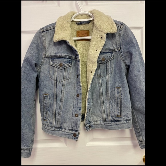 Levi’s Sherpa trucker jacket - Picture 1 of 3